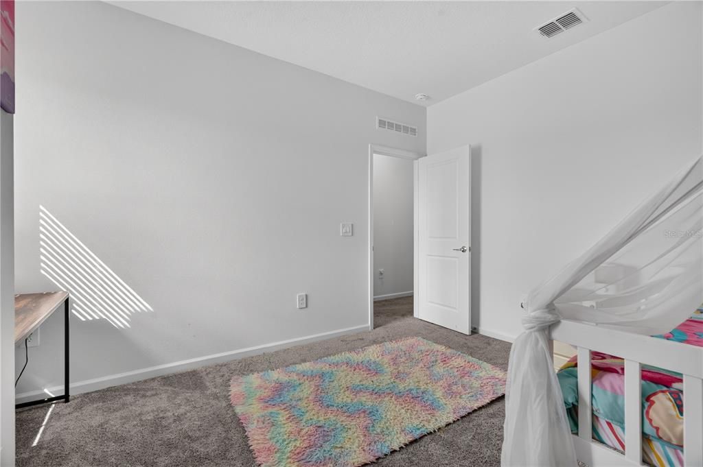 For Rent: $3,200 (5 beds, 2 baths, 2331 Square Feet)