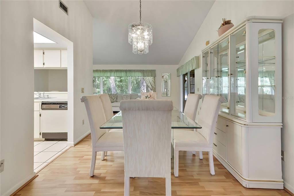En Venta: $229,000 (2 camas, 2 baños, 1595 Pies cuadrados)