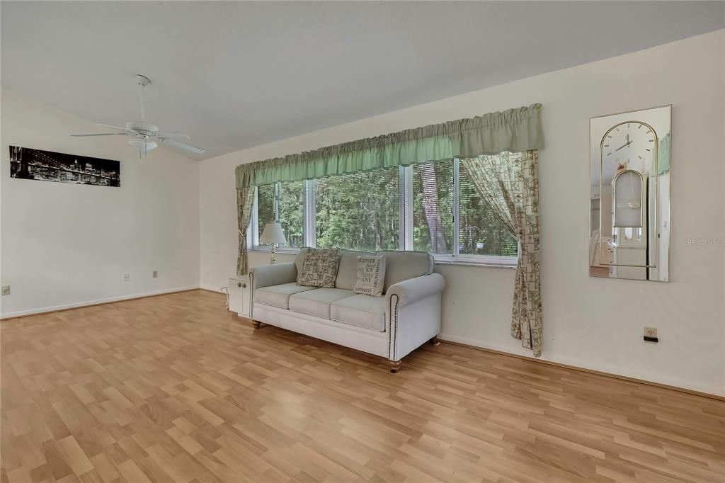 En Venta: $229,000 (2 camas, 2 baños, 1595 Pies cuadrados)