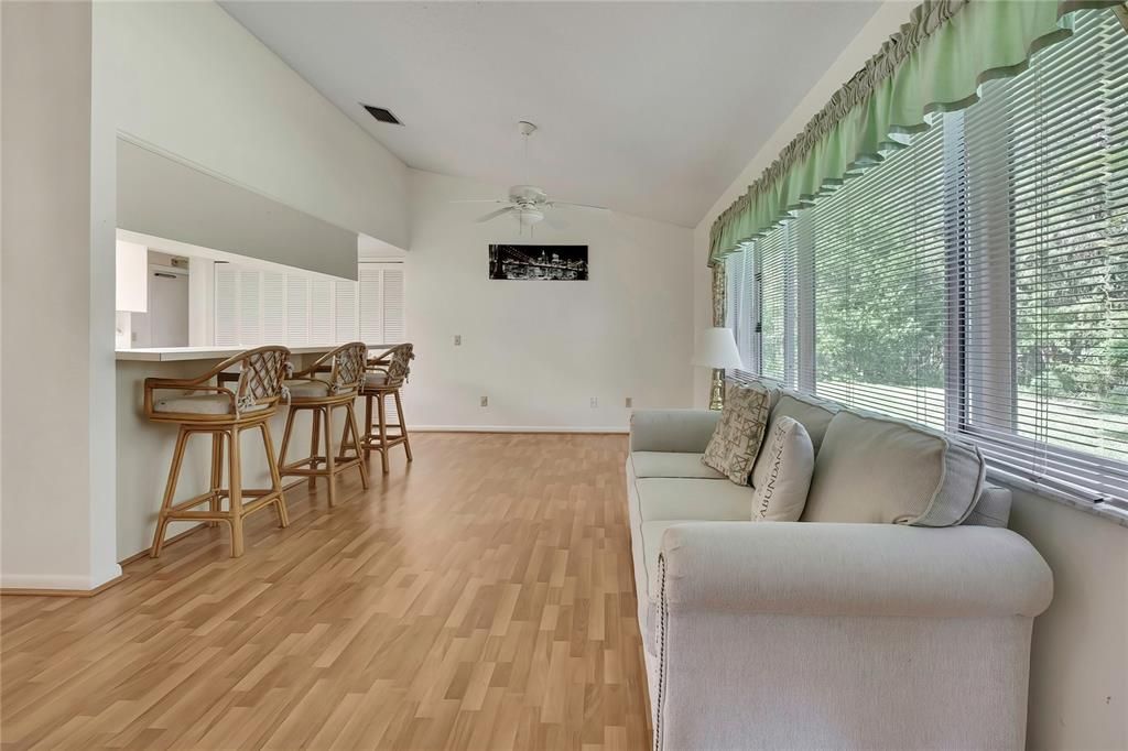 En Venta: $229,000 (2 camas, 2 baños, 1595 Pies cuadrados)