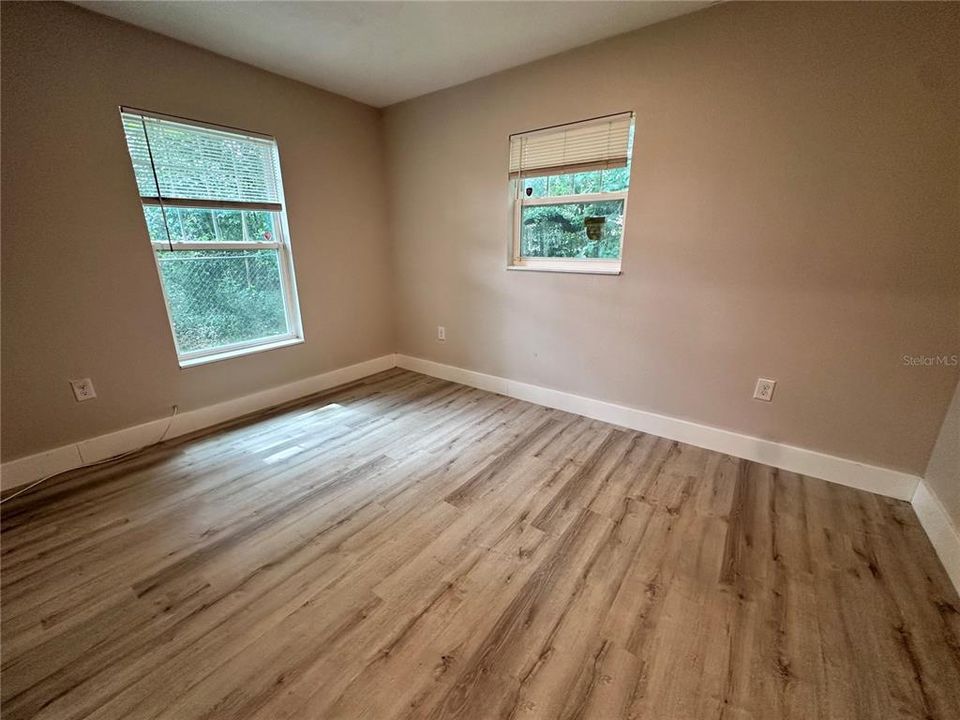 For Rent: $1,350 (2 beds, 1 baths, 700 Square Feet)