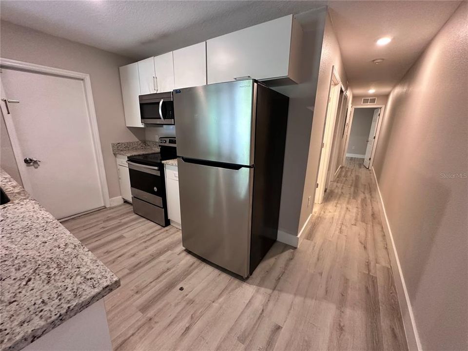 For Rent: $1,350 (2 beds, 1 baths, 700 Square Feet)
