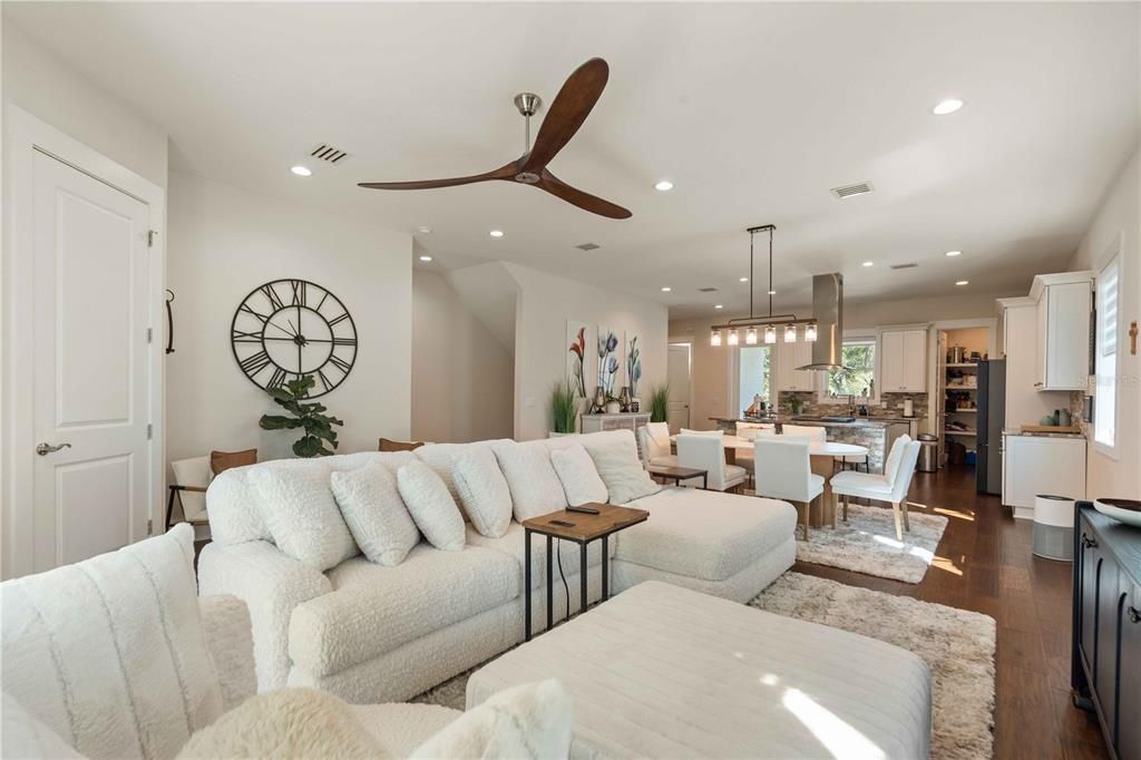 For Sale: $1,174,900 (3 beds, 2 baths, 2664 Square Feet)