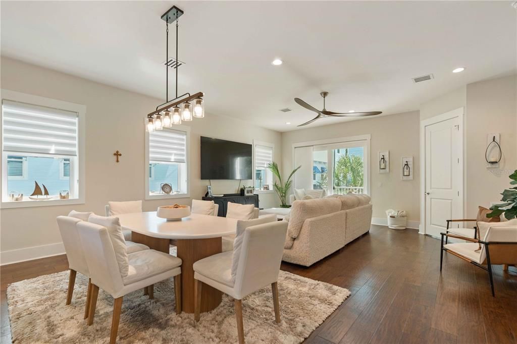 For Sale: $1,174,900 (3 beds, 2 baths, 2664 Square Feet)