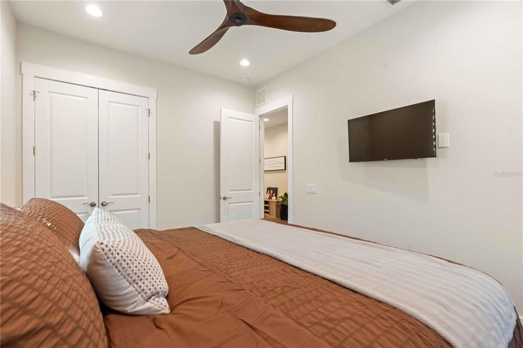 For Sale: $1,174,900 (3 beds, 2 baths, 2664 Square Feet)