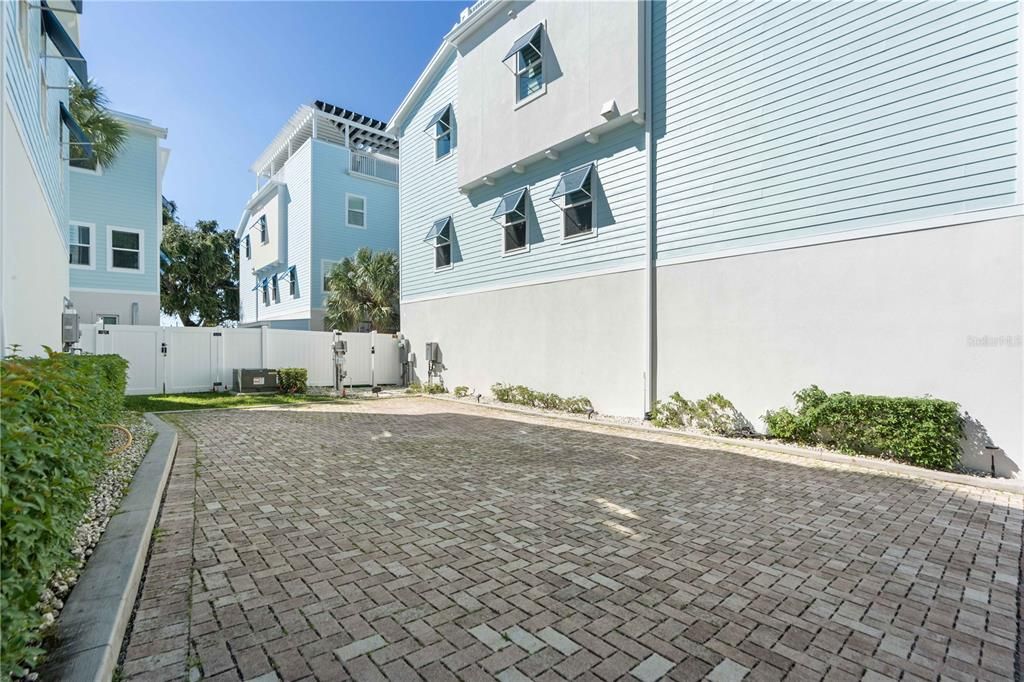 For Sale: $1,174,900 (3 beds, 2 baths, 2664 Square Feet)