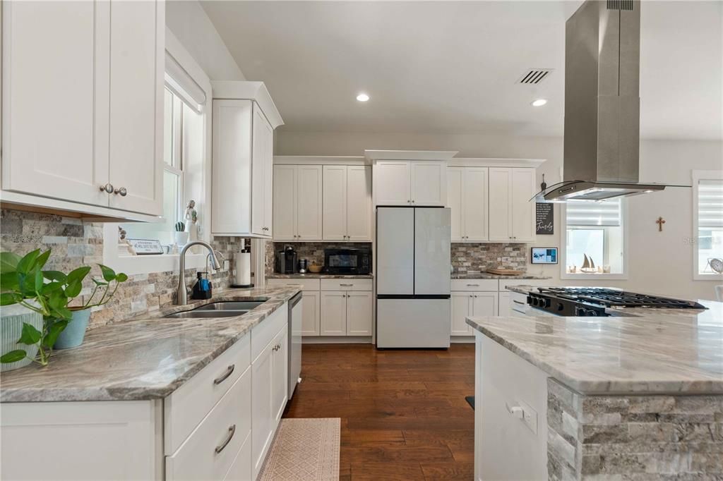 For Sale: $1,174,900 (3 beds, 2 baths, 2664 Square Feet)