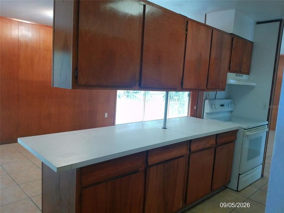 В аренду: $1,950 (3 спален, 2 ванн, 1385 Квадратных фут)