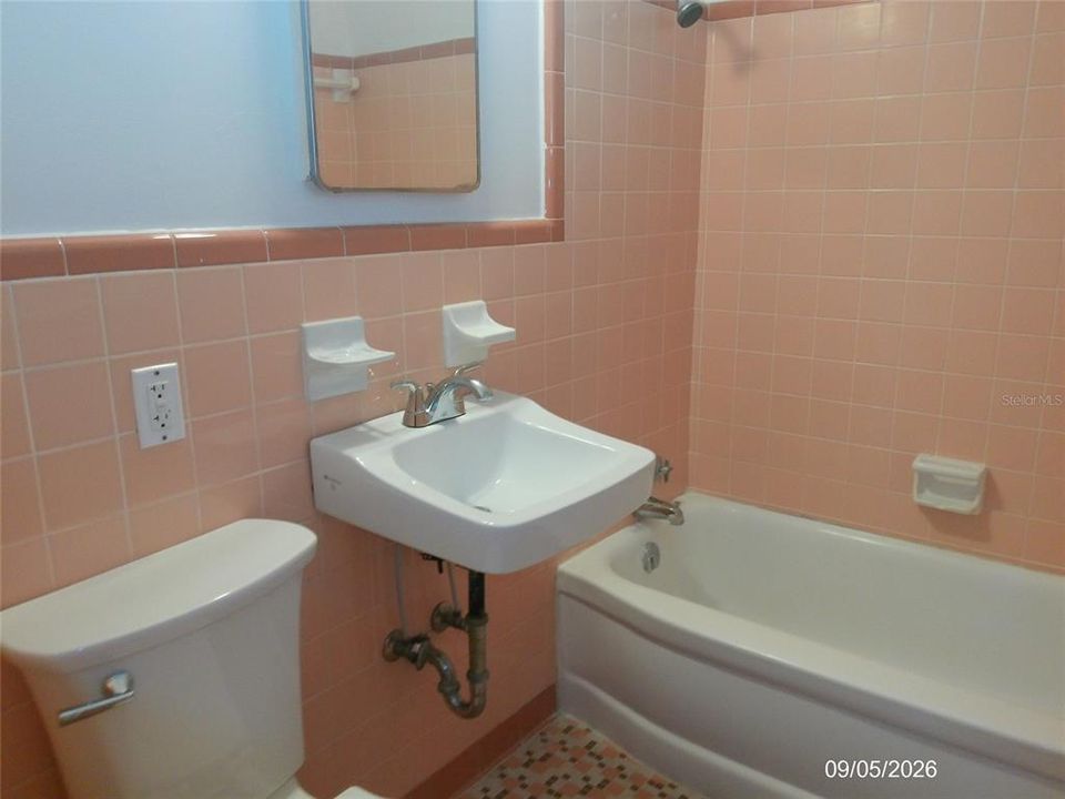 В аренду: $1,950 (3 спален, 2 ванн, 1385 Квадратных фут)