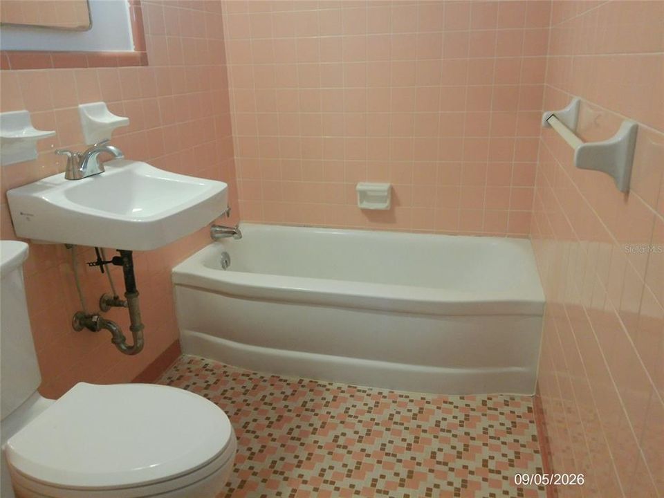В аренду: $1,950 (3 спален, 2 ванн, 1385 Квадратных фут)