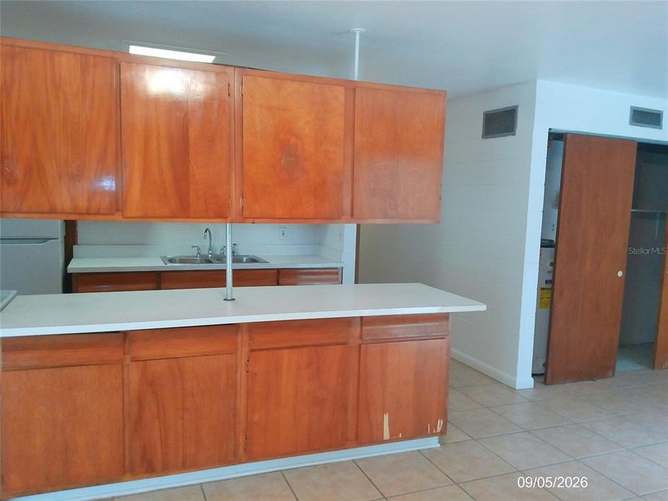 В аренду: $1,950 (3 спален, 2 ванн, 1385 Квадратных фут)