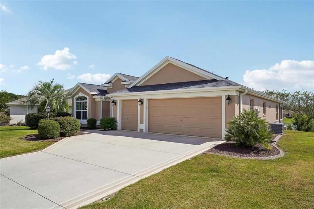 For Sale: $759,995 (3 beds, 2 baths, 1958 Square Feet)