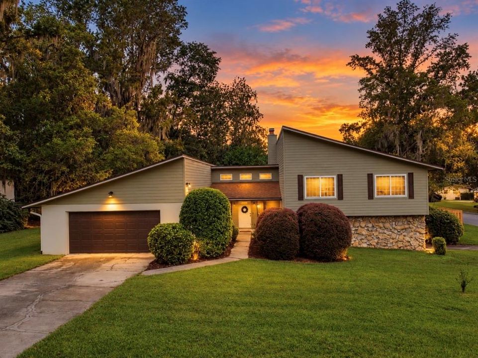 En Venta: $489,000 (4 camas, 3 baños, 2893 Pies cuadrados)