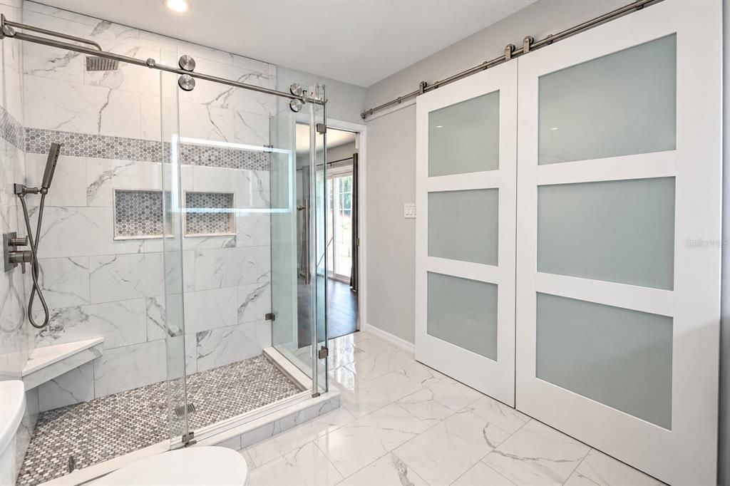 En Venta: $489,000 (4 camas, 3 baños, 2893 Pies cuadrados)