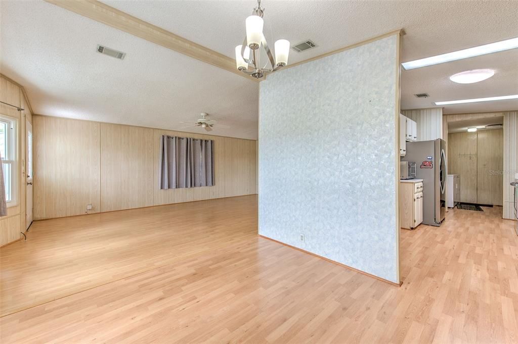 На продажу: $187,000 (2 спален, 2 ванн, 1638 Квадратных фут)