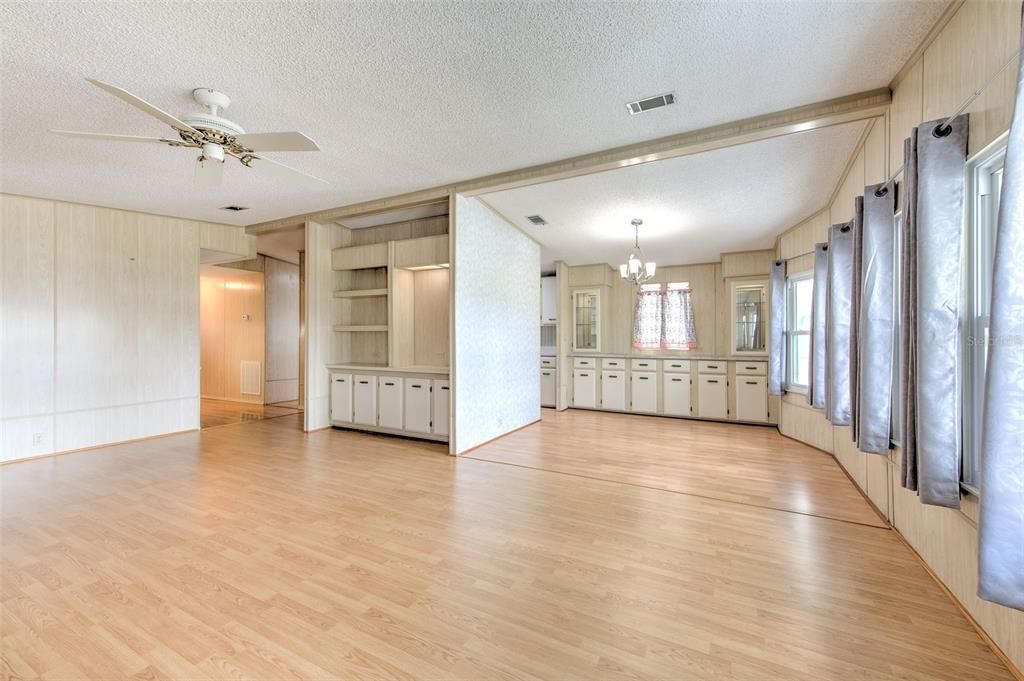 На продажу: $187,000 (2 спален, 2 ванн, 1638 Квадратных фут)