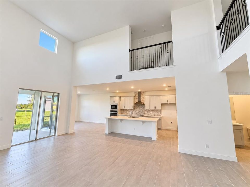 En Venta: $655,990 (5 camas, 3 baños, 3800 Pies cuadrados)