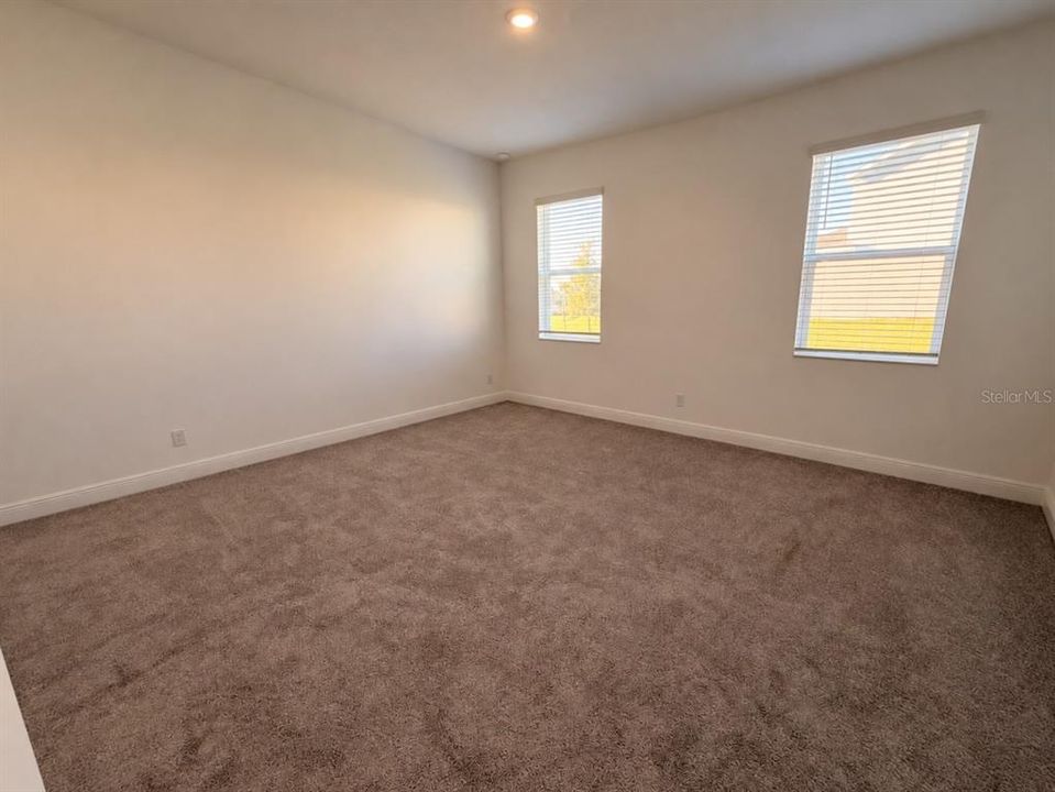 En Venta: $655,990 (5 camas, 3 baños, 3800 Pies cuadrados)
