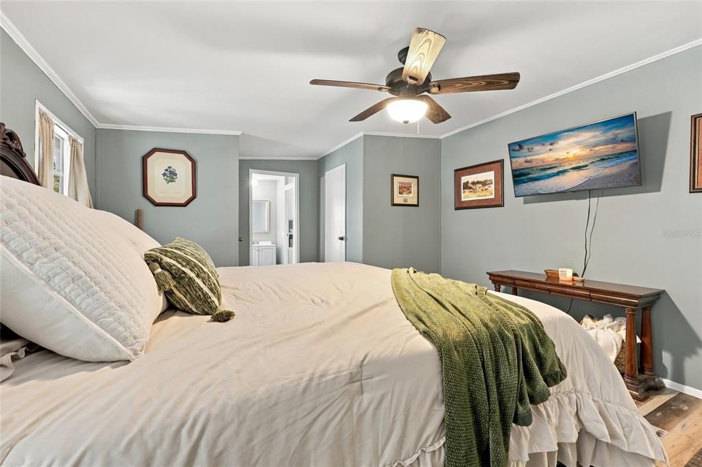 For Sale: $250,000 (3 beds, 2 baths, 1506 Square Feet)