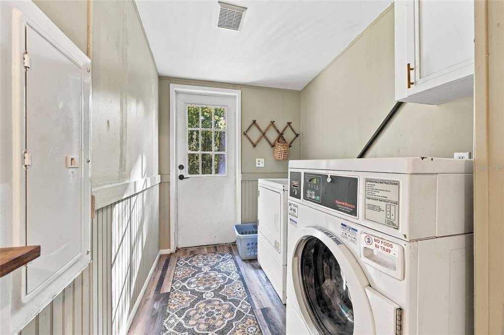For Sale: $250,000 (3 beds, 2 baths, 1506 Square Feet)