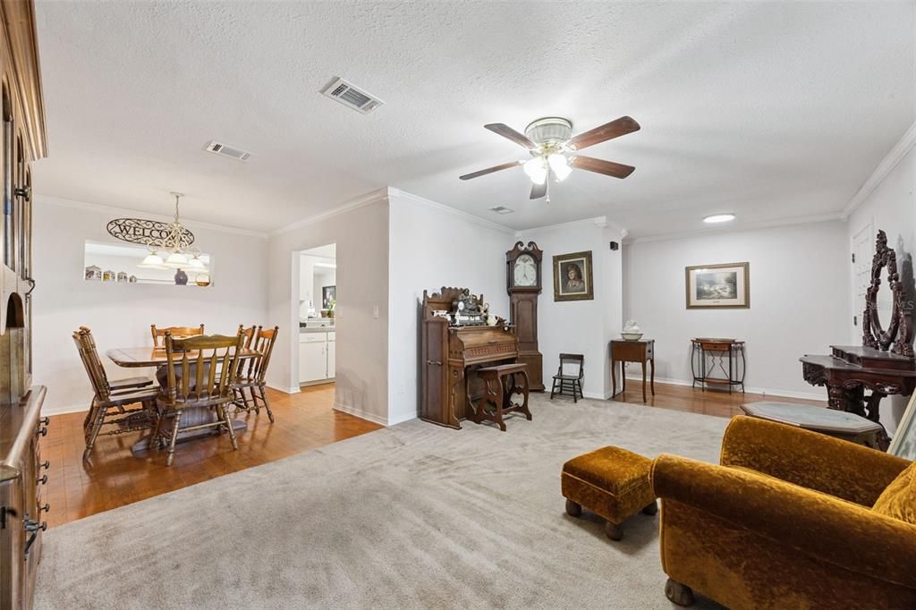 En Venta: $520,000 (3 camas, 2 baños, 1924 Pies cuadrados)