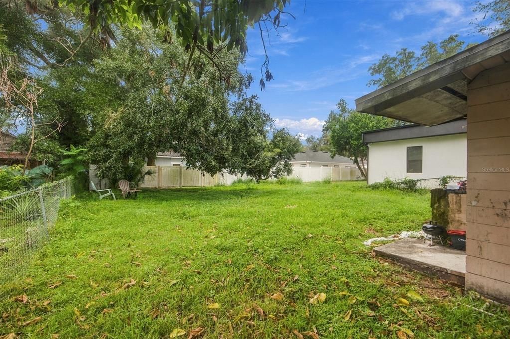 На продажу: $134,900 (2 спален, 1 ванн, 648 Квадратных фут)