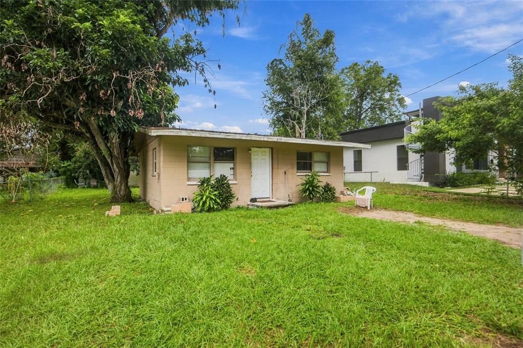 На продажу: $134,900 (2 спален, 1 ванн, 648 Квадратных фут)