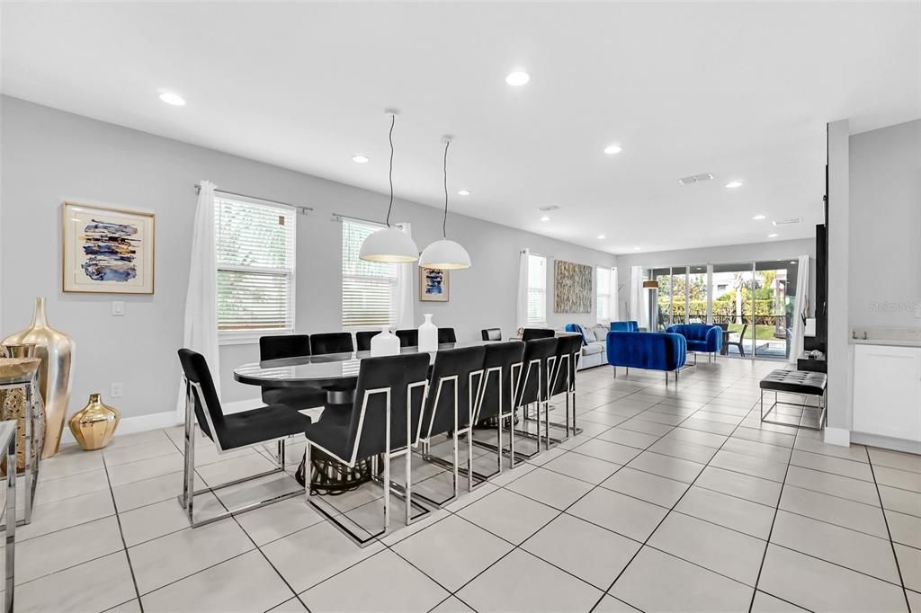 Activo con contrato: $900,000 (8 camas, 8 baños, 4033 Pies cuadrados)