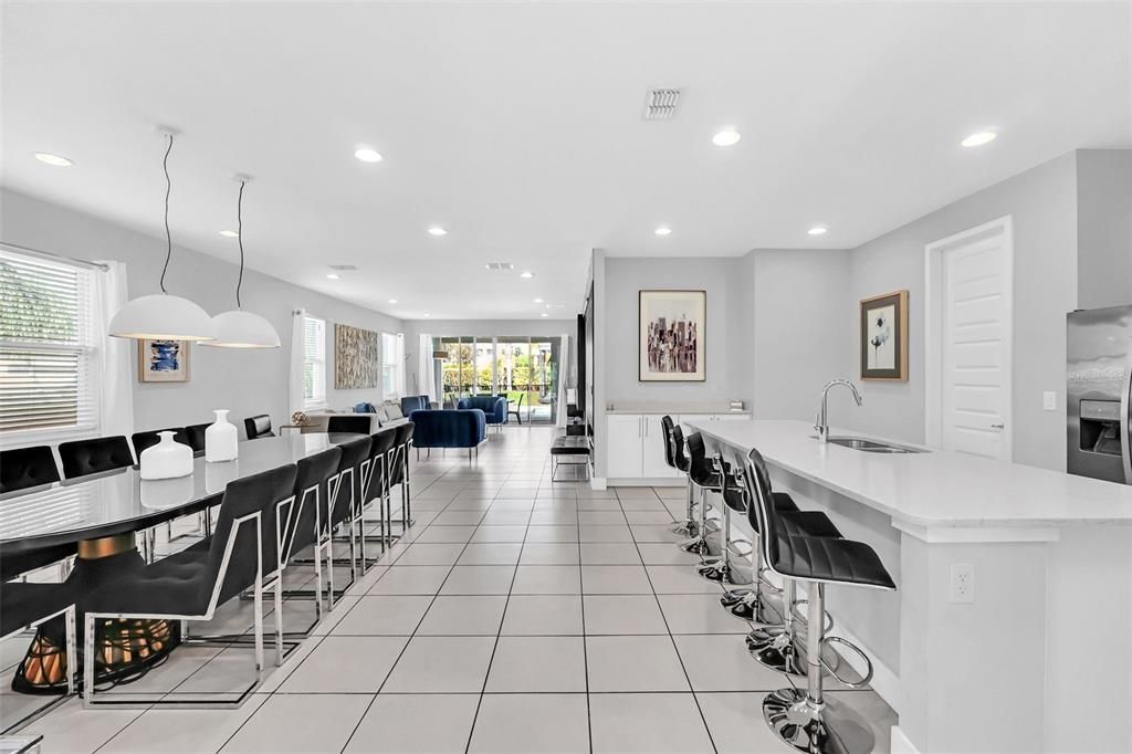 Activo con contrato: $900,000 (8 camas, 8 baños, 4033 Pies cuadrados)