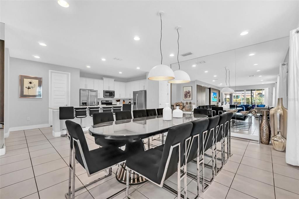 Activo con contrato: $900,000 (8 camas, 8 baños, 4033 Pies cuadrados)