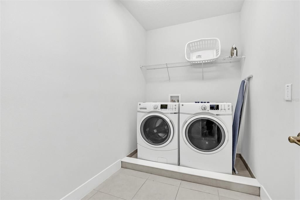 Activo con contrato: $900,000 (8 camas, 8 baños, 4033 Pies cuadrados)