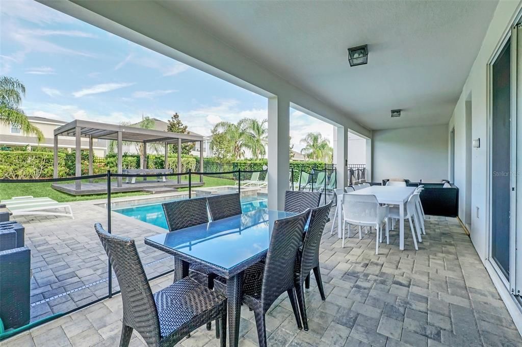 Activo con contrato: $900,000 (8 camas, 8 baños, 4033 Pies cuadrados)