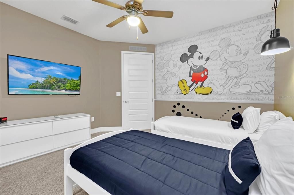 Activo con contrato: $900,000 (8 camas, 8 baños, 4033 Pies cuadrados)