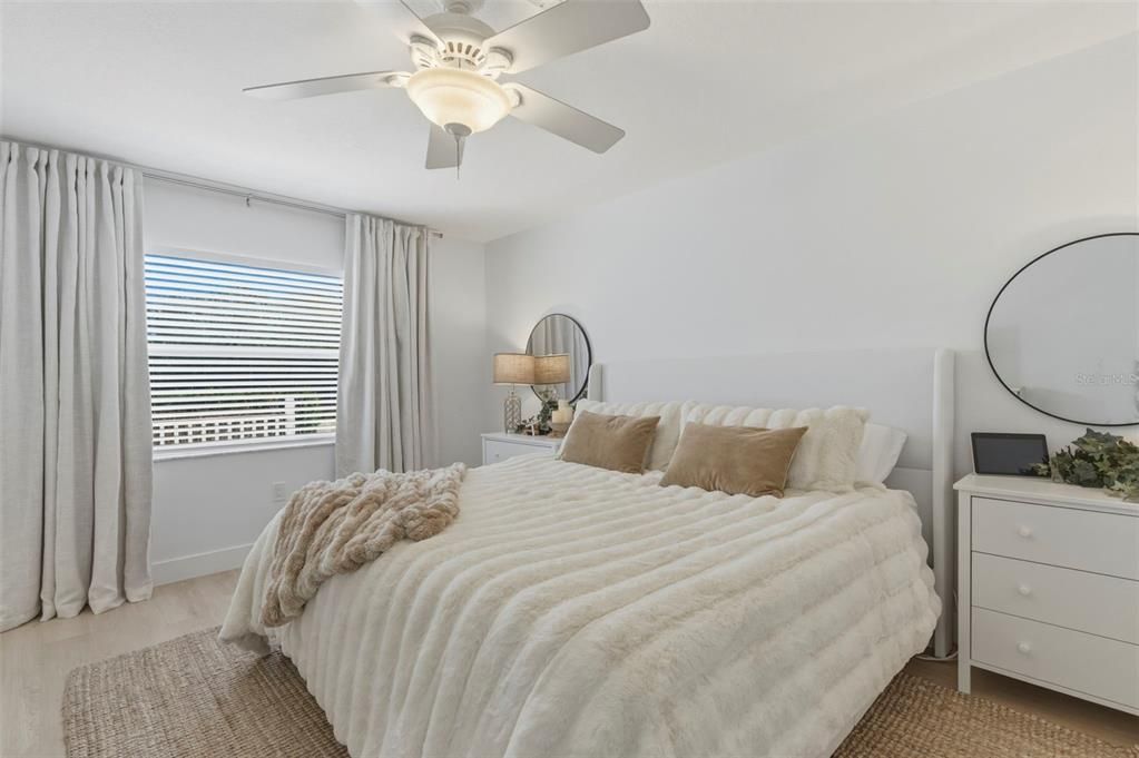 En Venta: $299,900 (2 camas, 2 baños, 1200 Pies cuadrados)
