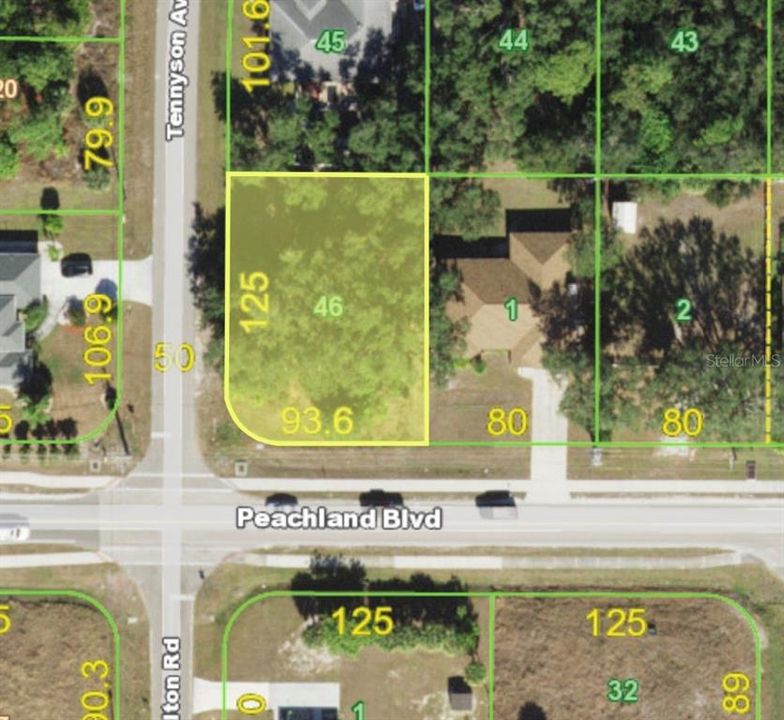 На продажу: $32,000 (0.27 acres)