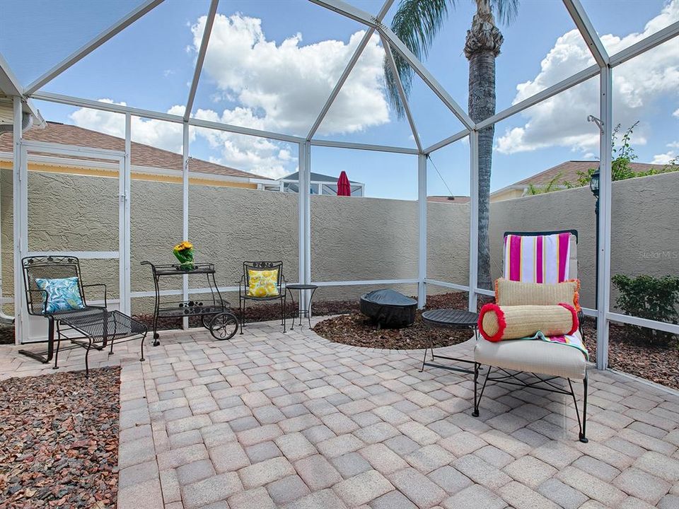 For Rent: $2,150 (2 beds, 2 baths, 1102 Square Feet)
