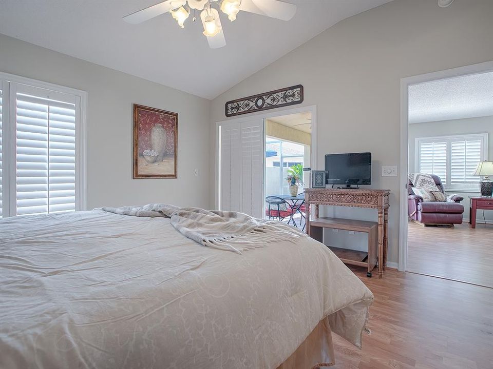For Rent: $2,150 (2 beds, 2 baths, 1102 Square Feet)