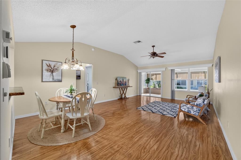 For Sale: $325,000 (3 beds, 2 baths, 1484 Square Feet)