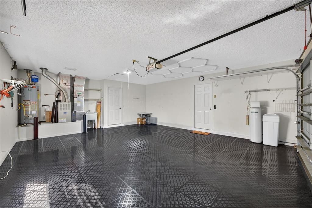 For Sale: $325,000 (3 beds, 2 baths, 1484 Square Feet)