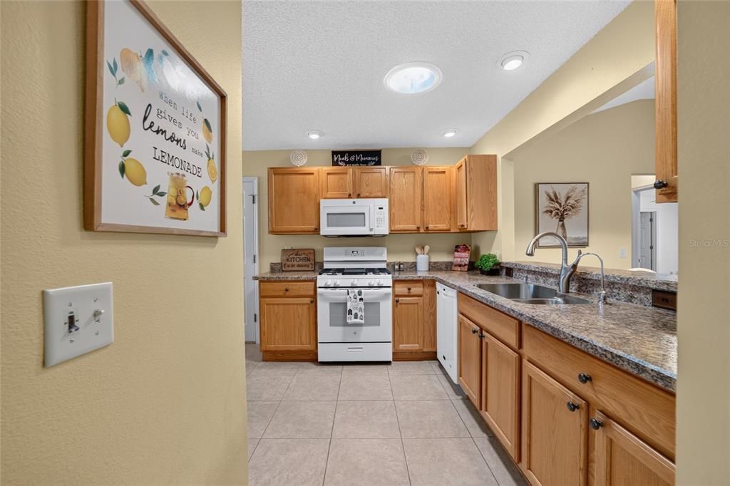For Sale: $325,000 (3 beds, 2 baths, 1484 Square Feet)