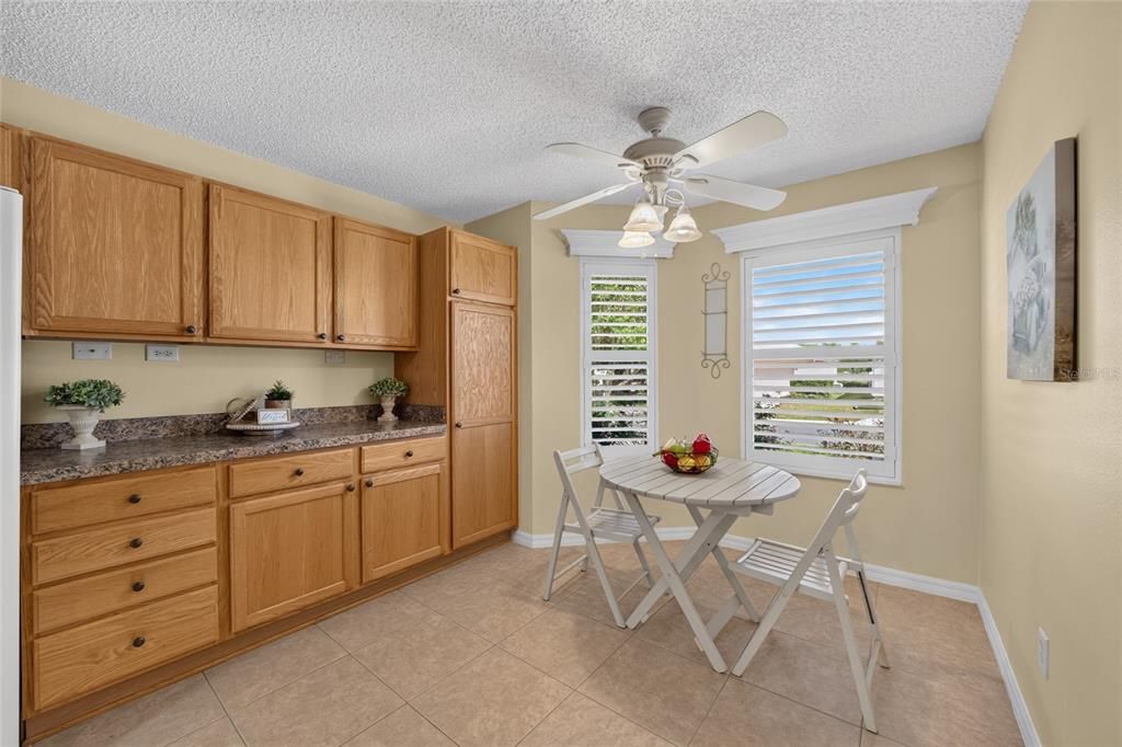 For Sale: $325,000 (3 beds, 2 baths, 1484 Square Feet)