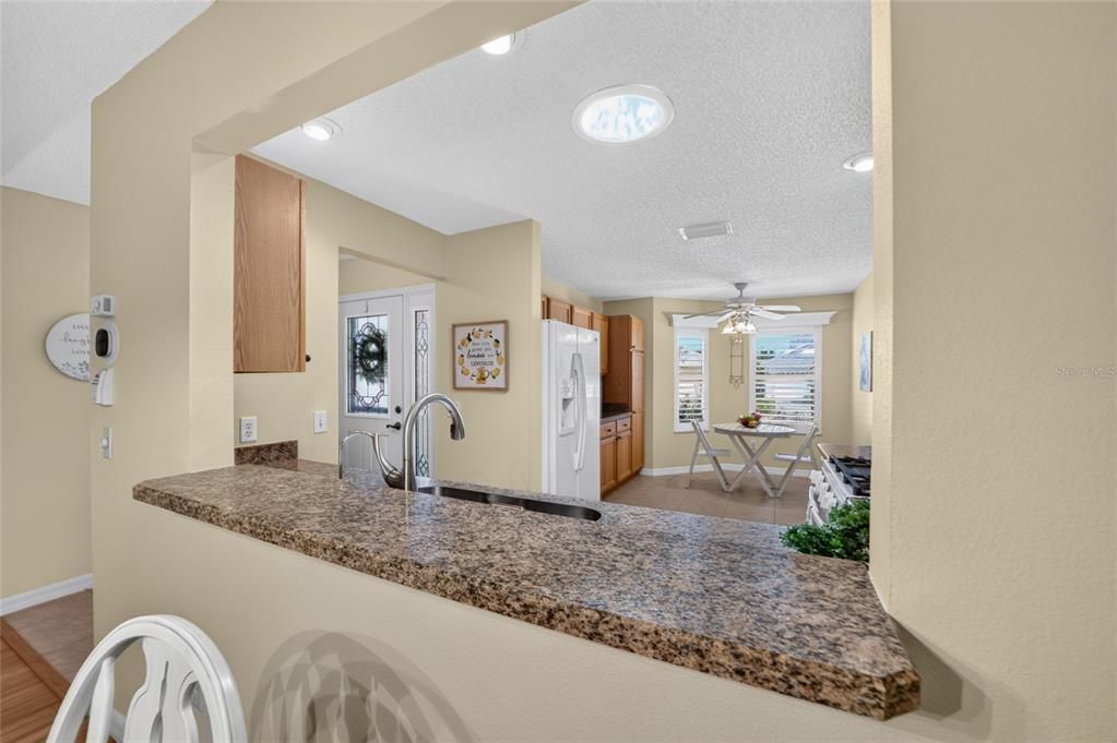 For Sale: $325,000 (3 beds, 2 baths, 1484 Square Feet)