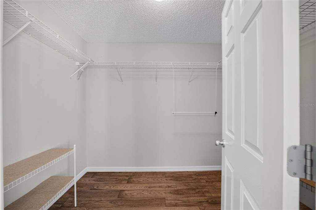 For Sale: $325,000 (3 beds, 2 baths, 1484 Square Feet)