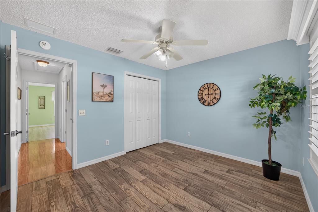 For Sale: $325,000 (3 beds, 2 baths, 1484 Square Feet)
