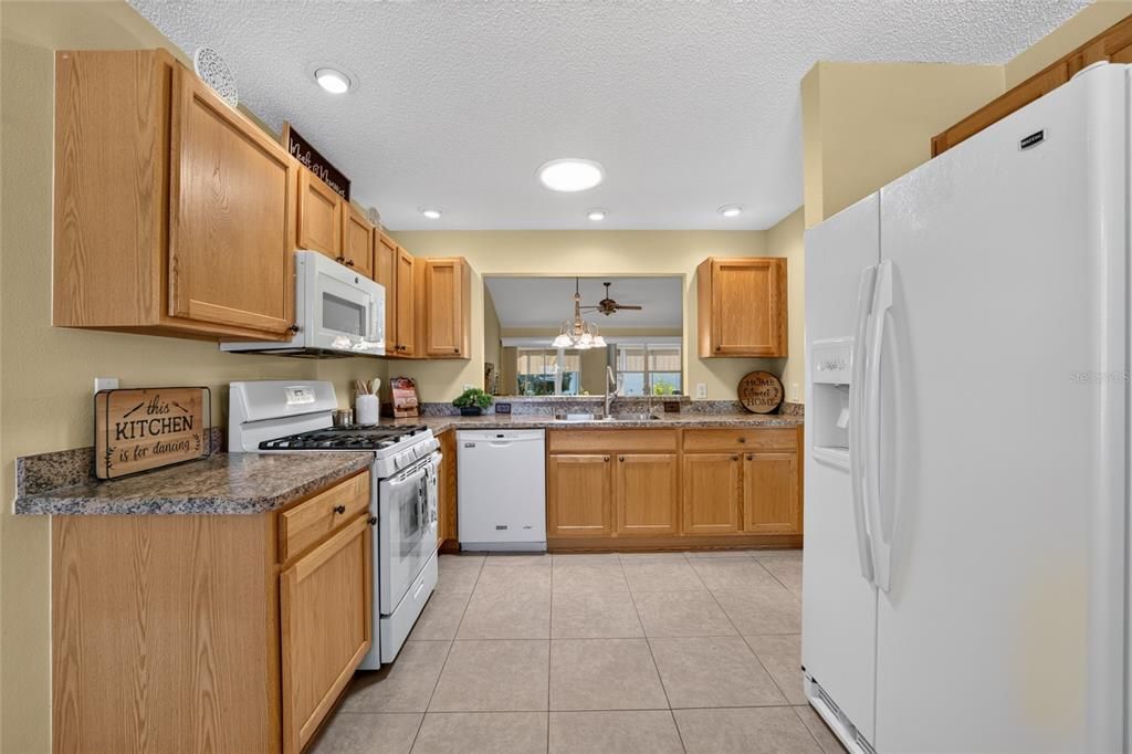 For Sale: $325,000 (3 beds, 2 baths, 1484 Square Feet)