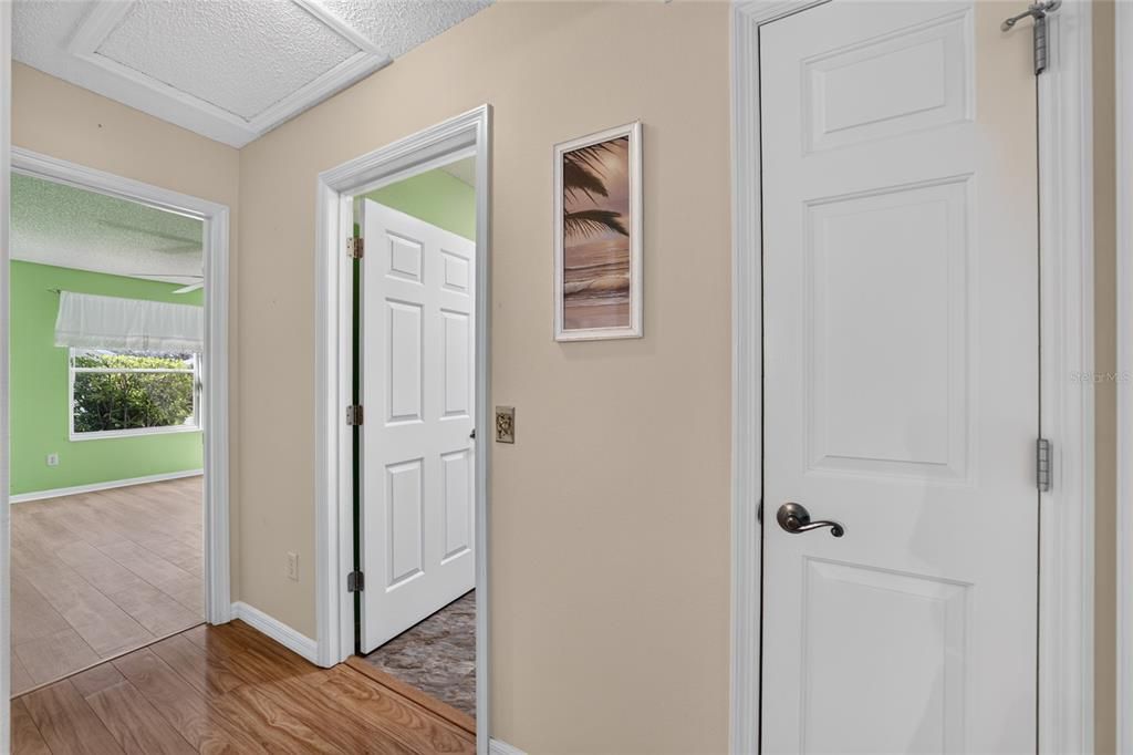 For Sale: $325,000 (3 beds, 2 baths, 1484 Square Feet)