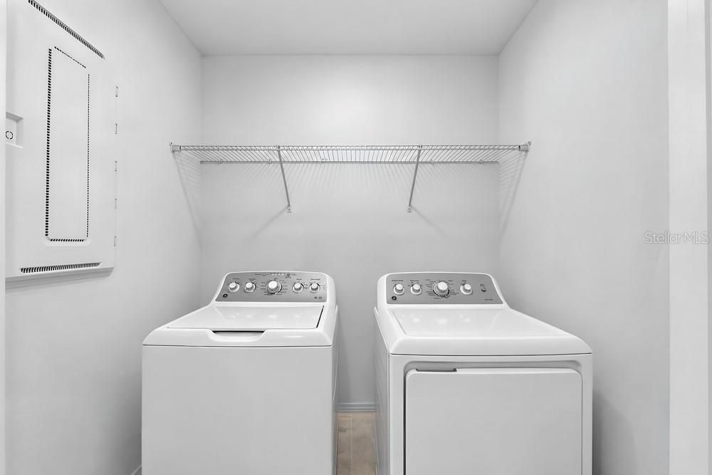 For Sale: $335,000 (3 beds, 2 baths, 1850 Square Feet)