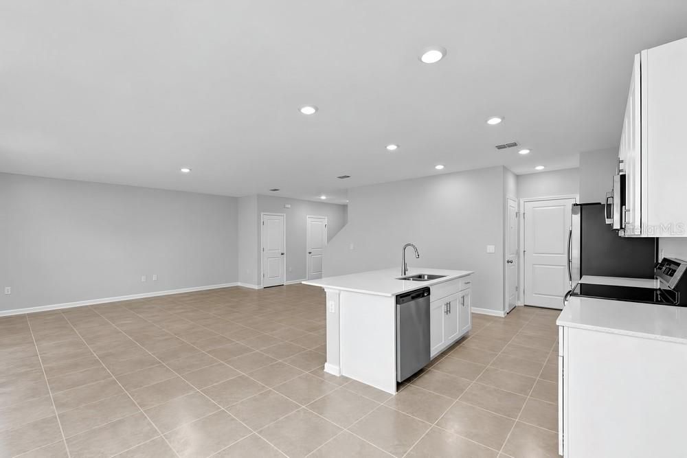 For Sale: $335,000 (3 beds, 2 baths, 1850 Square Feet)