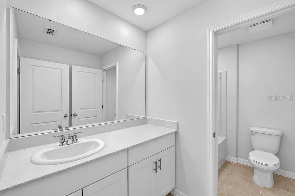 For Sale: $335,000 (3 beds, 2 baths, 1850 Square Feet)