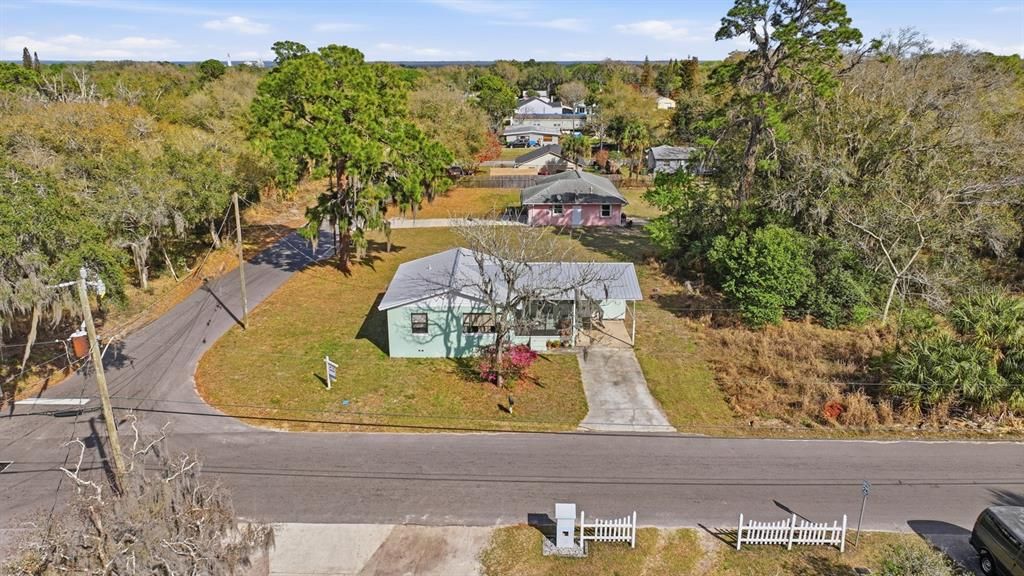 For Sale: $195,000 (3 beds, 1 baths, 876 Square Feet)
